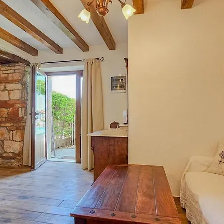 Apartment Olimpia 3 *